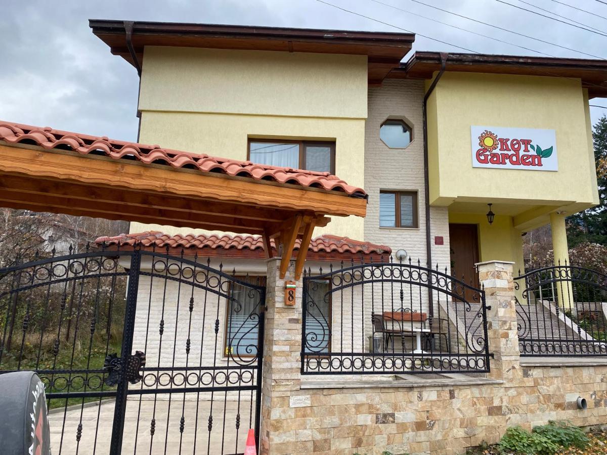 Kot Garden Guest House Saparewa Banja Zewnętrze zdjęcie